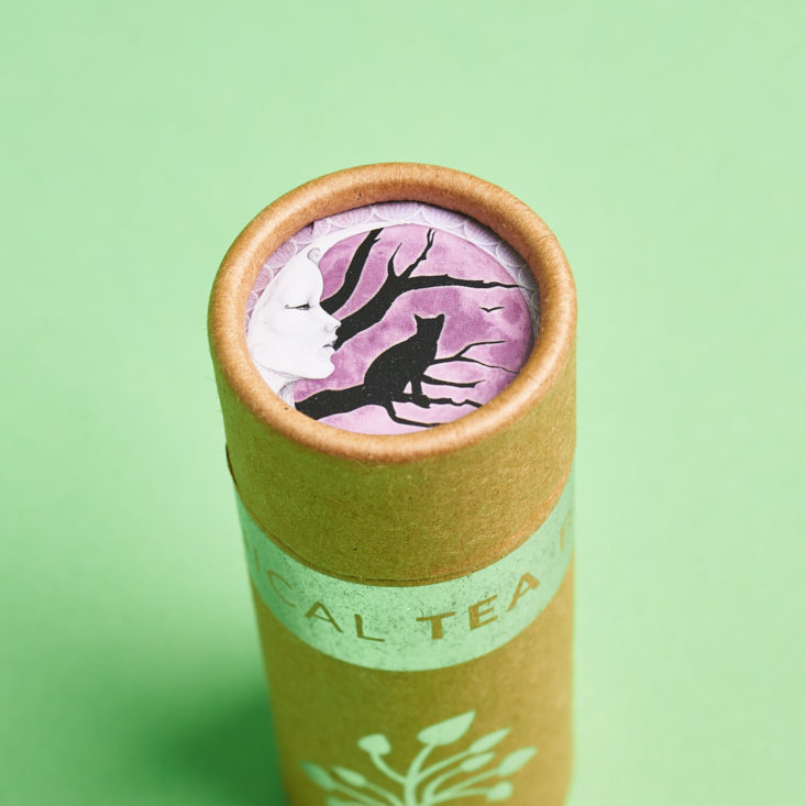 Check out the holistic, spiritual items in the October Moonbox by Gaia Collective!