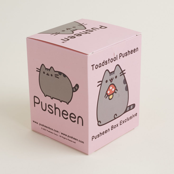Pusheen vinyl figure box