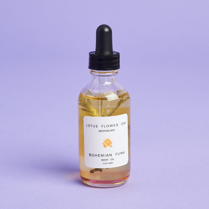 Explore natural & high-vibe products in the October 2017 Yogi Surprise box!