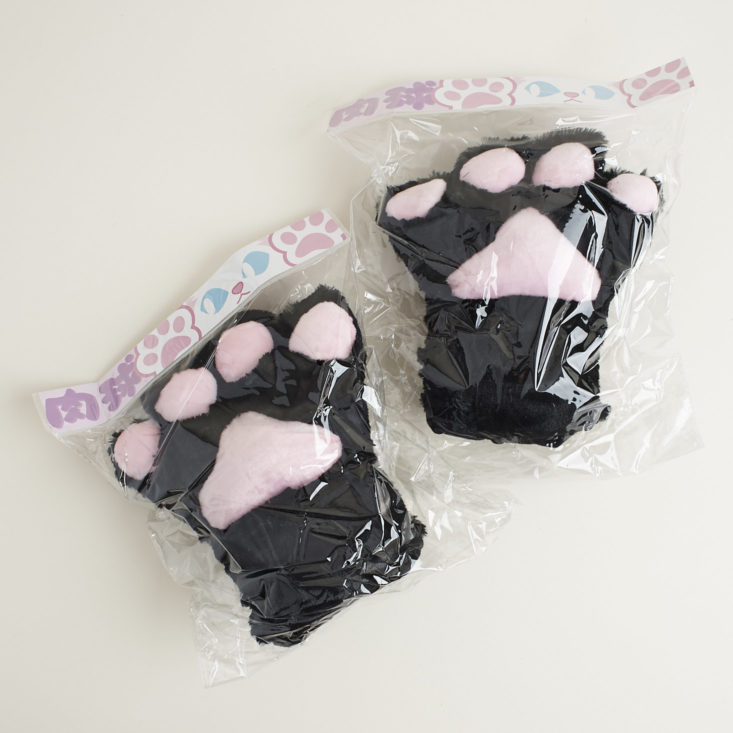 cat paw plush gloves in package