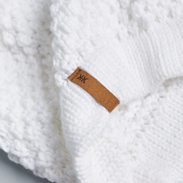 white hat tag