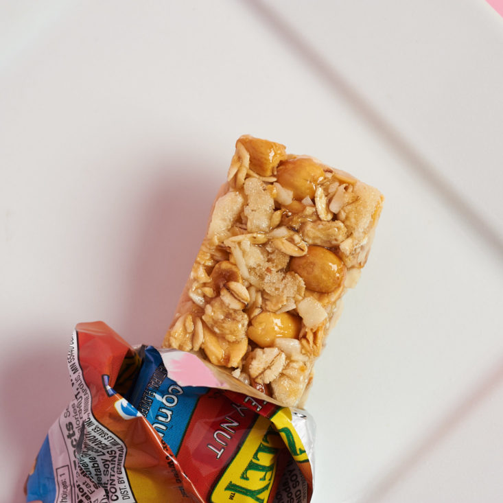peanut granola bar