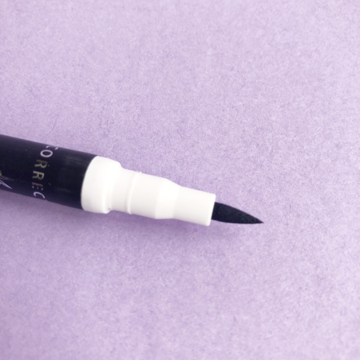 eyeliner corrector pen end
