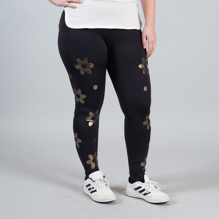 black leggings with daisy pattern