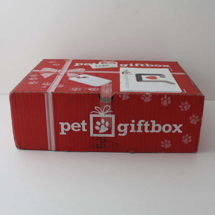 Pet Gift Box Dog January 2018 Box closed