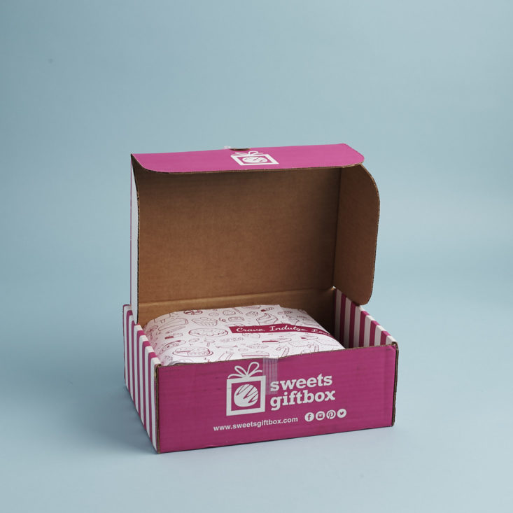 Sweets GiftBox January 2018 Box Open