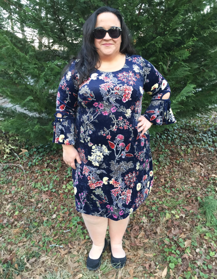 GILLI - Velvet Shift Dress With Tie Sleeve Detail modeled