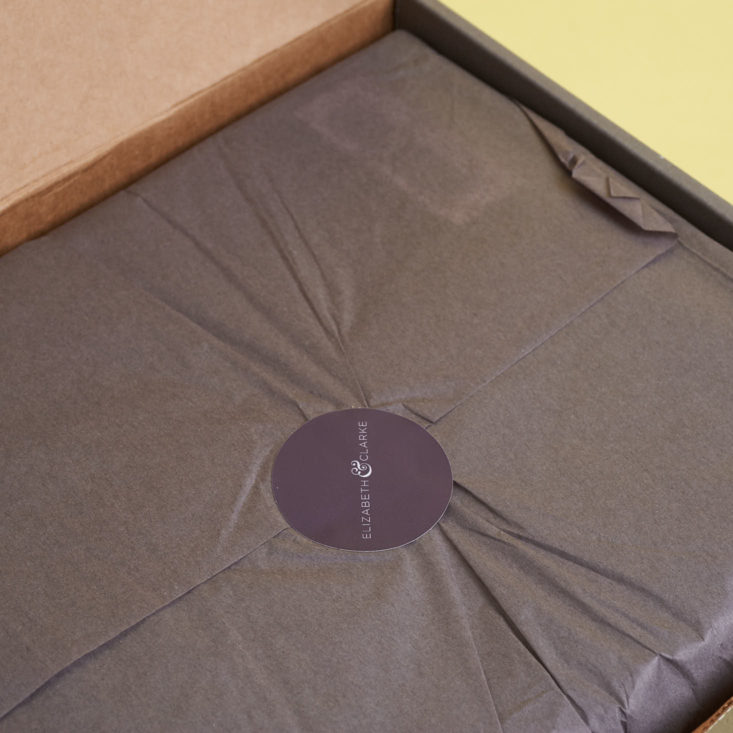 womens work clothing subscription box elizabeth and clarke review packaging