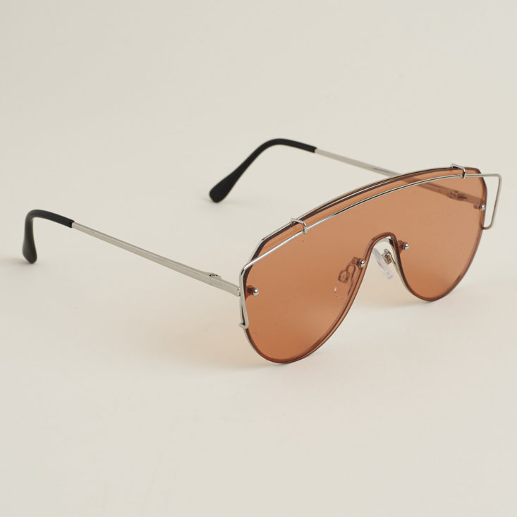 "Runner" sunglasses with flat rose colored lenses