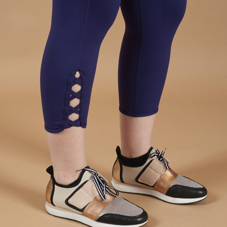 wantable fitness clothing subscription box april 2018 navy leggings detail