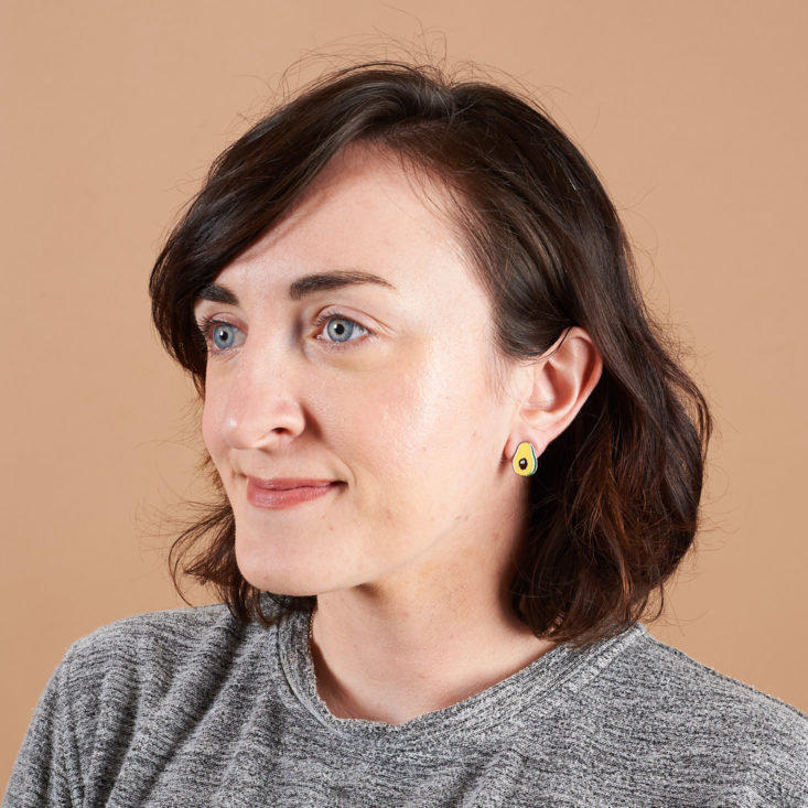 earfleek avocado earrings on model