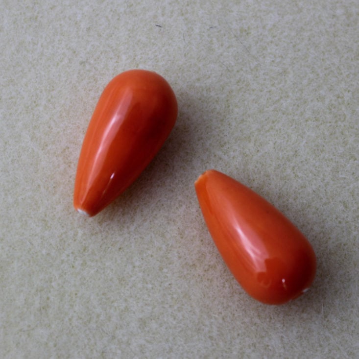 Blueberry Cove Beads May 2018 Orange Teardrops