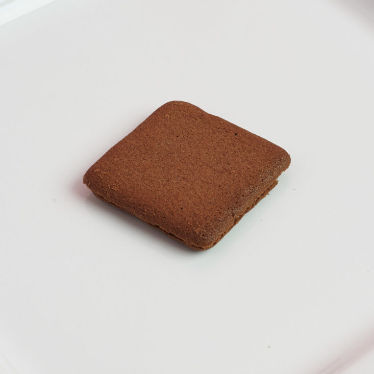 kinsyachi chocolate on plate