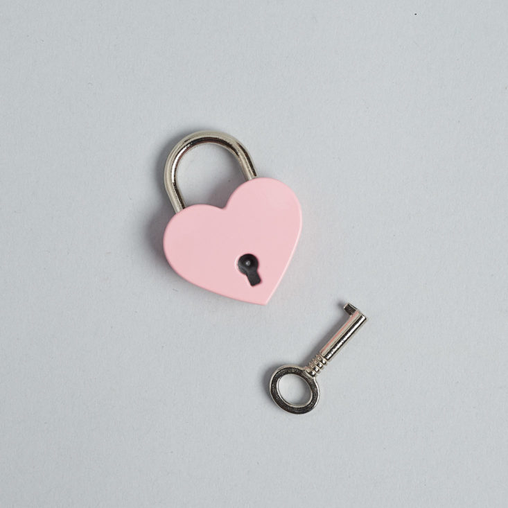 quirky crate pink heart lock