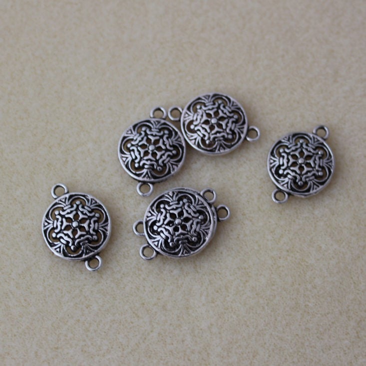 6 Pieces 22mm Fancy Cutout Round Links