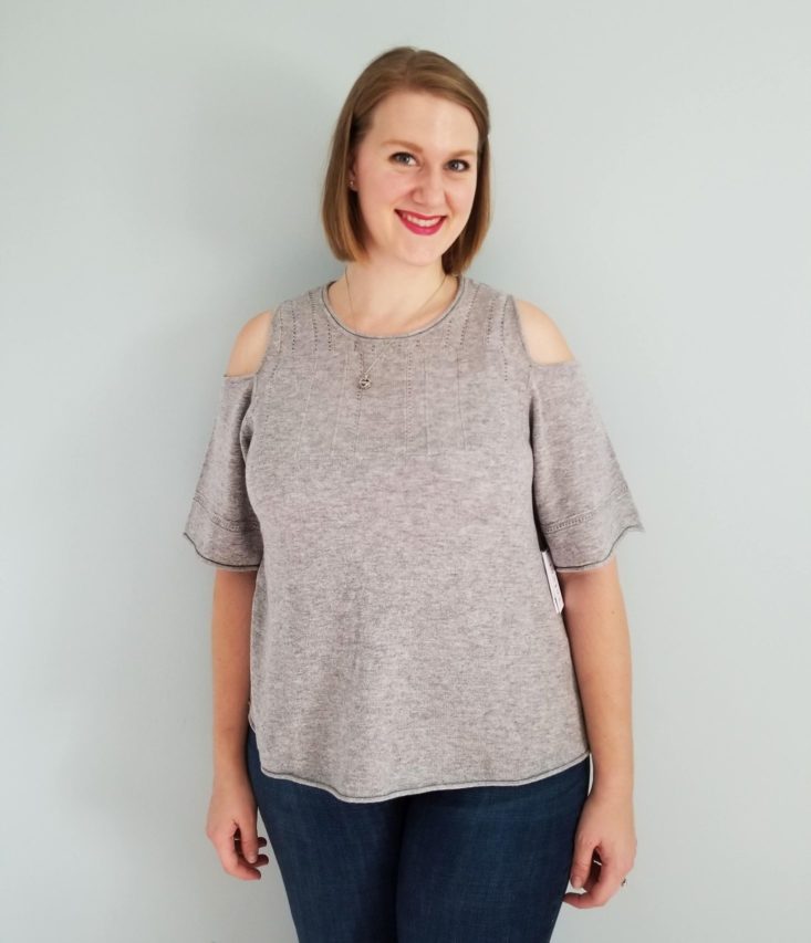 Daily Look August 2018 cold shoulder sweater