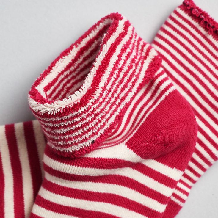 globein cuffs of cozy striped socks