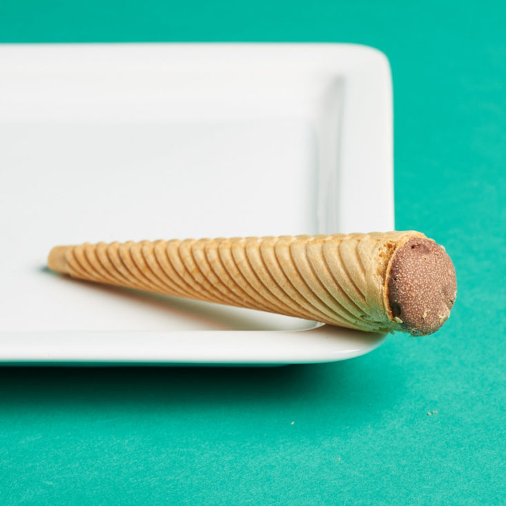 Korean Snacks Box October 2018 - Ice Cone Snack Chocolate Plated