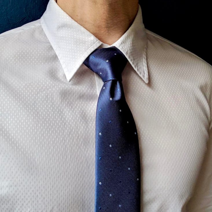 Sprezzabox October 2018 - Indochino Polka Dotted Necktie 3