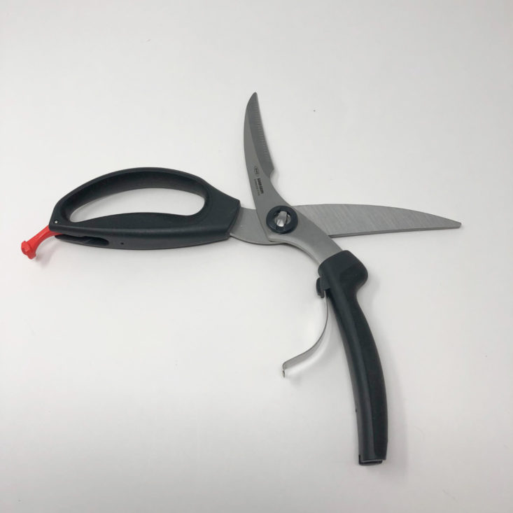 CrateChef OctoberNovember Review 2018 - OXO Good Grips Poultry Shears 4