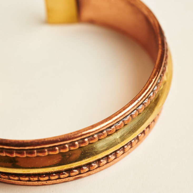 Globe In Appreciate metal bracelet