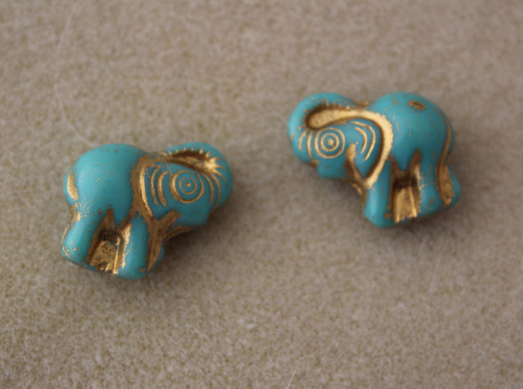 Dollar Bead Box January 2019 - 20mm Czech Glass Elephants In Turquoise With Gold Wash Top