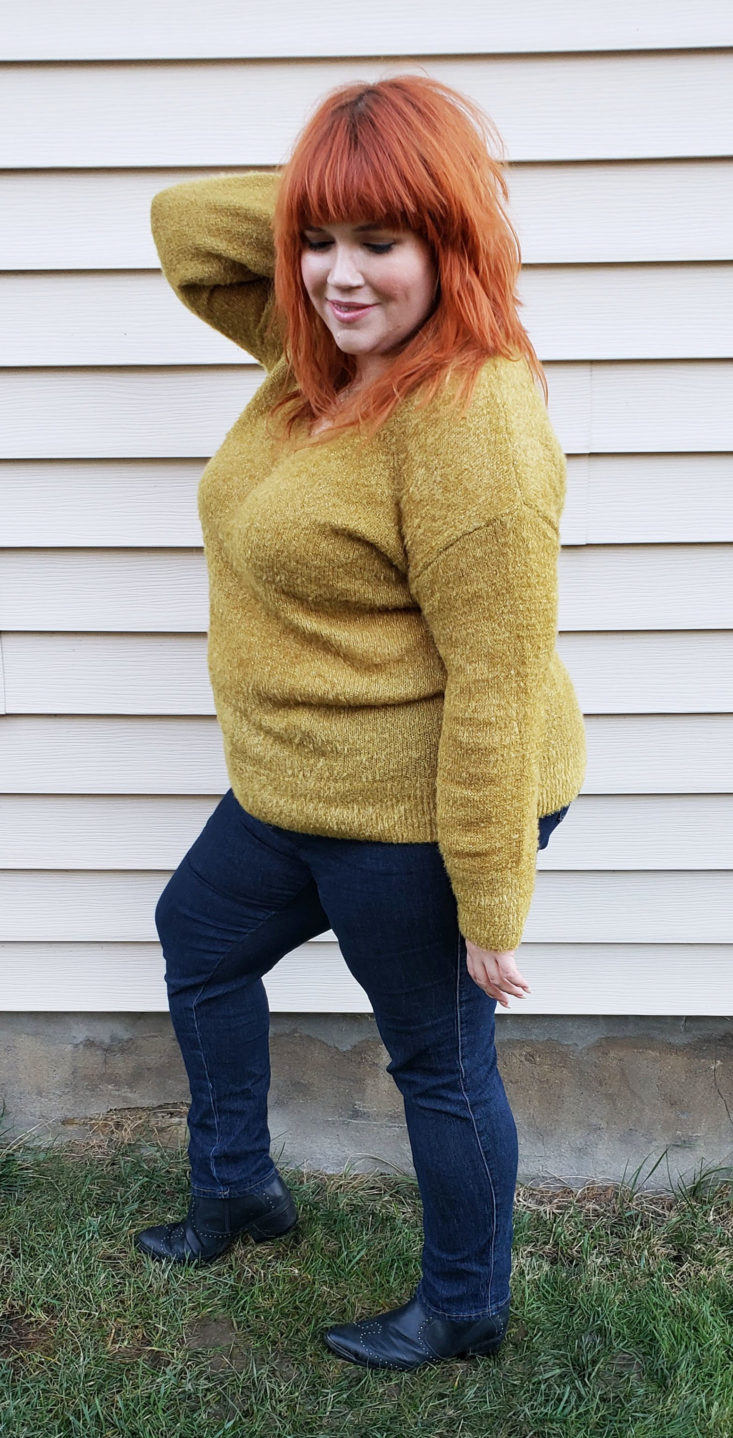 Trunk Club Plus Size Subscription Box Review November 2018 - Fuzzy V-Neck Sweater in Olive Amber by Halogen 3 Side