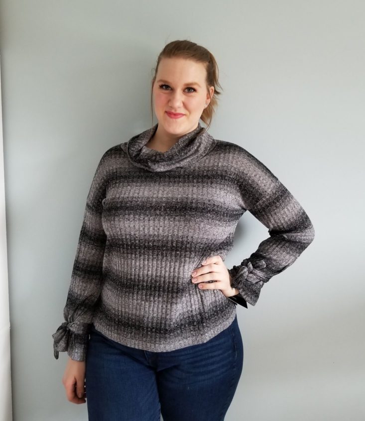 Daily Look Elite February 2019 striped grey sweater