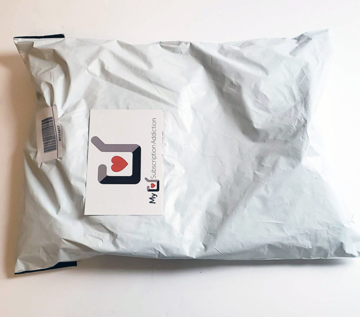 Fabletics Plus Size December 2018 - Box Package