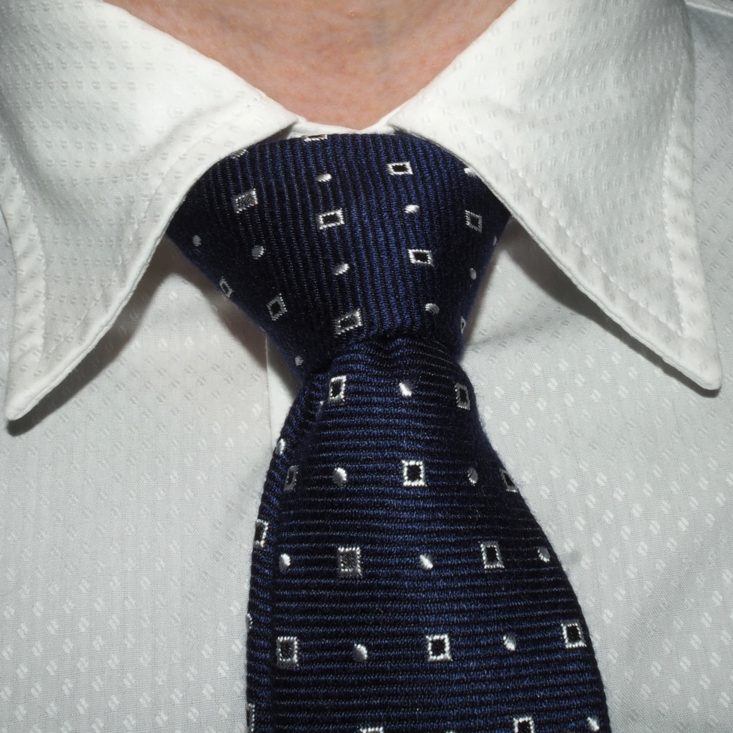 Gentlemans Box February 2019 - BeSuited Tie Wearing Front Closer View