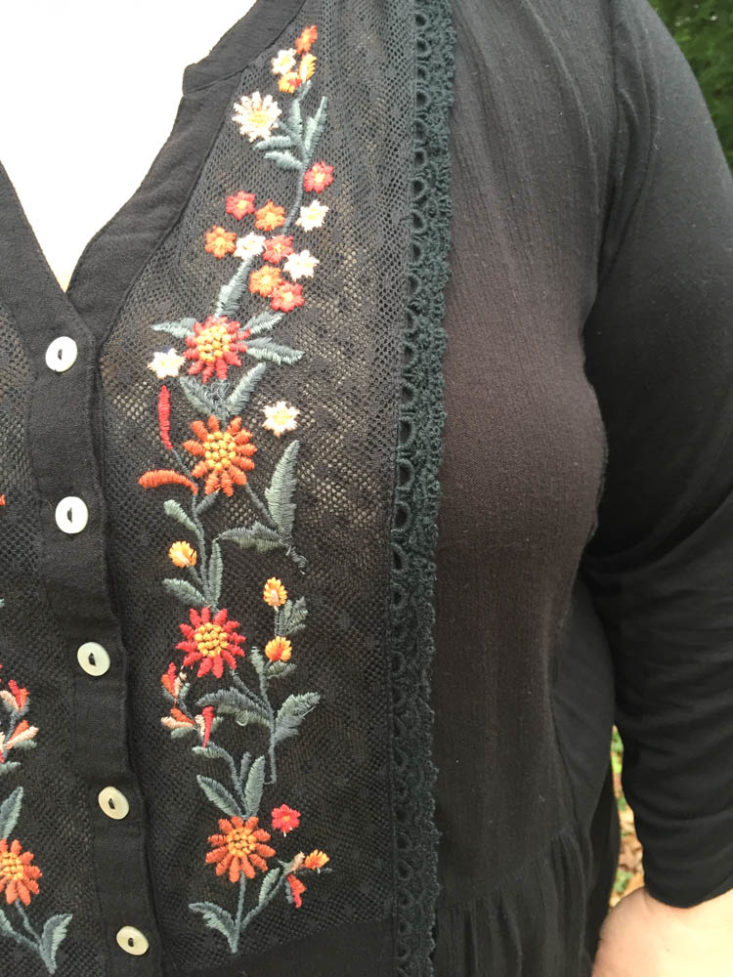 Gwynnie Bee Subscription Review February 2019 - Embroidered Button Front Anthracite Patrice Top Front Closer
