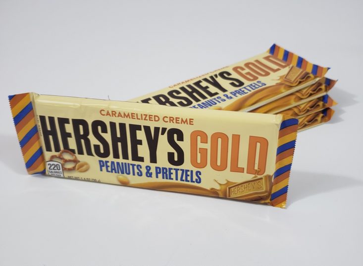 MONTHLY BOX OF FOOD AND SNACK February 2019 - Hershey’s Gold Peanuts & Pretzels Candy Bars Front