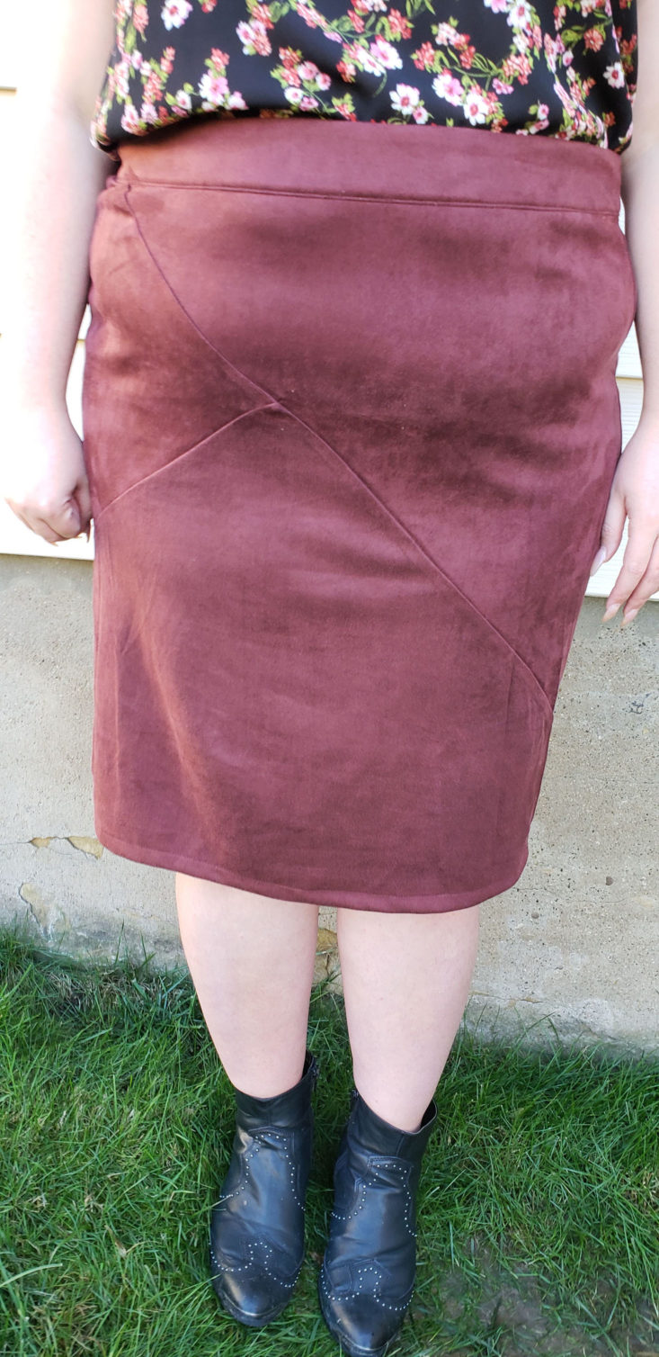 Stitch Fix Plus Size Clothing Box Review December 2018 - Marquetta Faux Suede Skirt by 41 Hawthorn Size 2x Onn Pose 4 Closer Front
