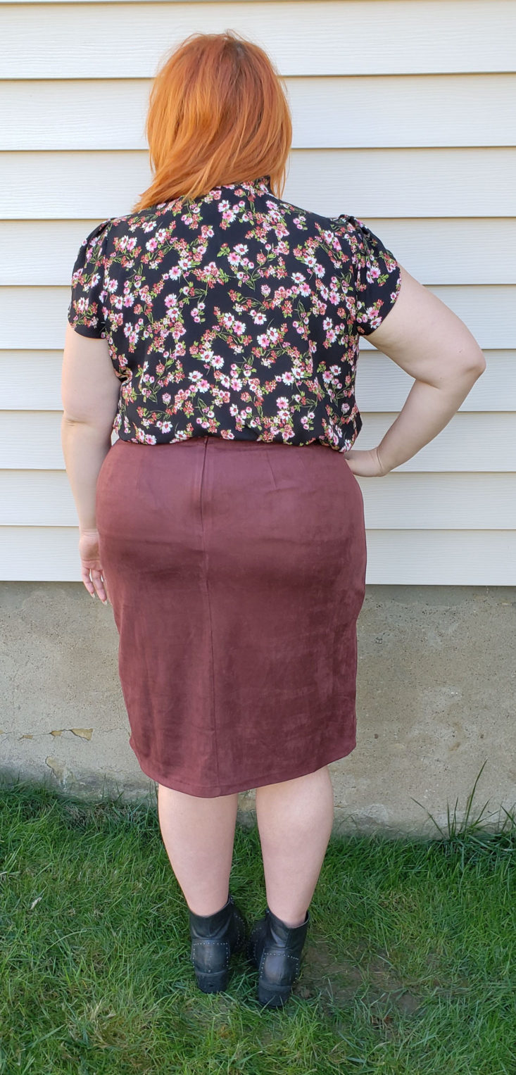 Stitch Fix Plus Size Clothing Box Review December 2018 - Marquetta Faux Suede Skirt by 41 Hawthorn Size 2x Onn Pose 6 Back