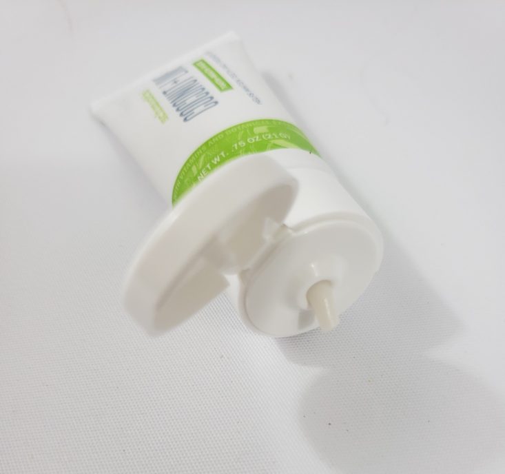 LuckyVitamin Deluxe Sample Edition Beauty Bag March 2019 - Coconut Lime Tooth Mouth Toothpaste Open Top