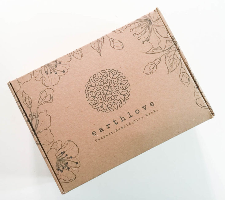 Earthlove Subscription Box Review Spring 2019 - Box Closed Top
