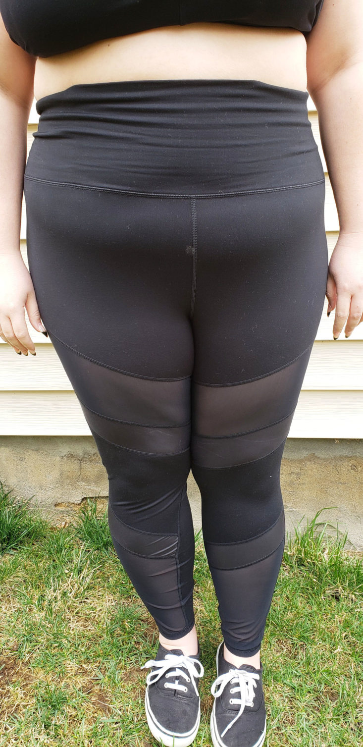 Fabletics Plus Size February 2019 Box - Ultra High-Waisted Statement Powerhold Leggings Size 3x Front Legs View
