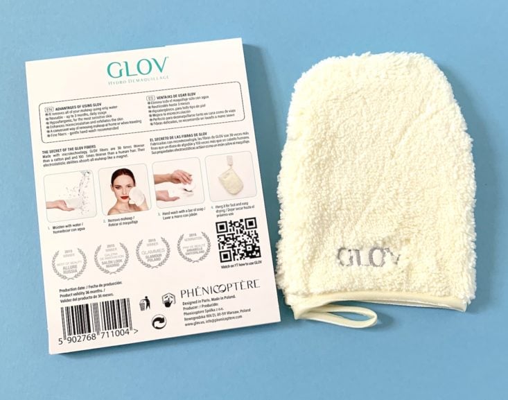 Kinder Beauty Box April 2019 - GLOV On-The-Go Makeup Remover Opened Top