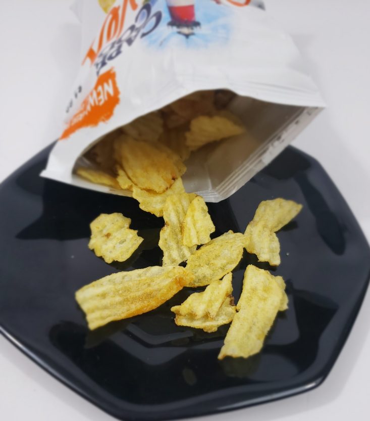 Monthly Box Of Food And Snack Review April 2019 - Cape Cod Waves White Cheddar & Sour Cream Chips In Plate Packet Open Top