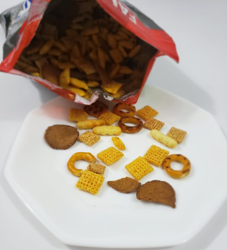 Monthly Box Of Food And Snack Review April 2019 - Chex Mix Bold Flavor In Plate Packet Open Top