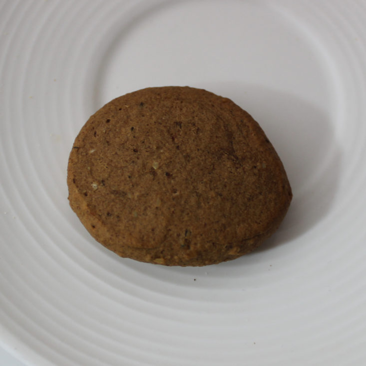 Vegan Cuts Snack April 2019 - Cookies 2 In Plate Top