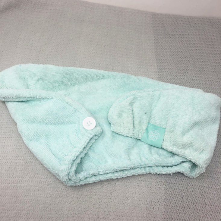 Vine Oh! “Oh! Happy Day” Box Review Spring 2019 - Daily Concepts Hair Towel Wrap (Teal) Open Top