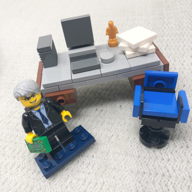 11 - Brick Loot April 2019 - Exclusive! 100% LEGO® Build – CEO Desk - Designed by Parker Krex