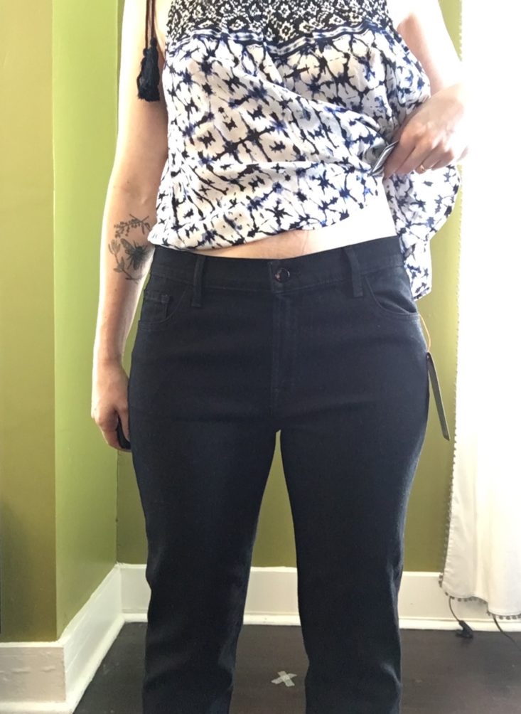 DAILYLOOK styling subscription review may 2019 navy and white boho top