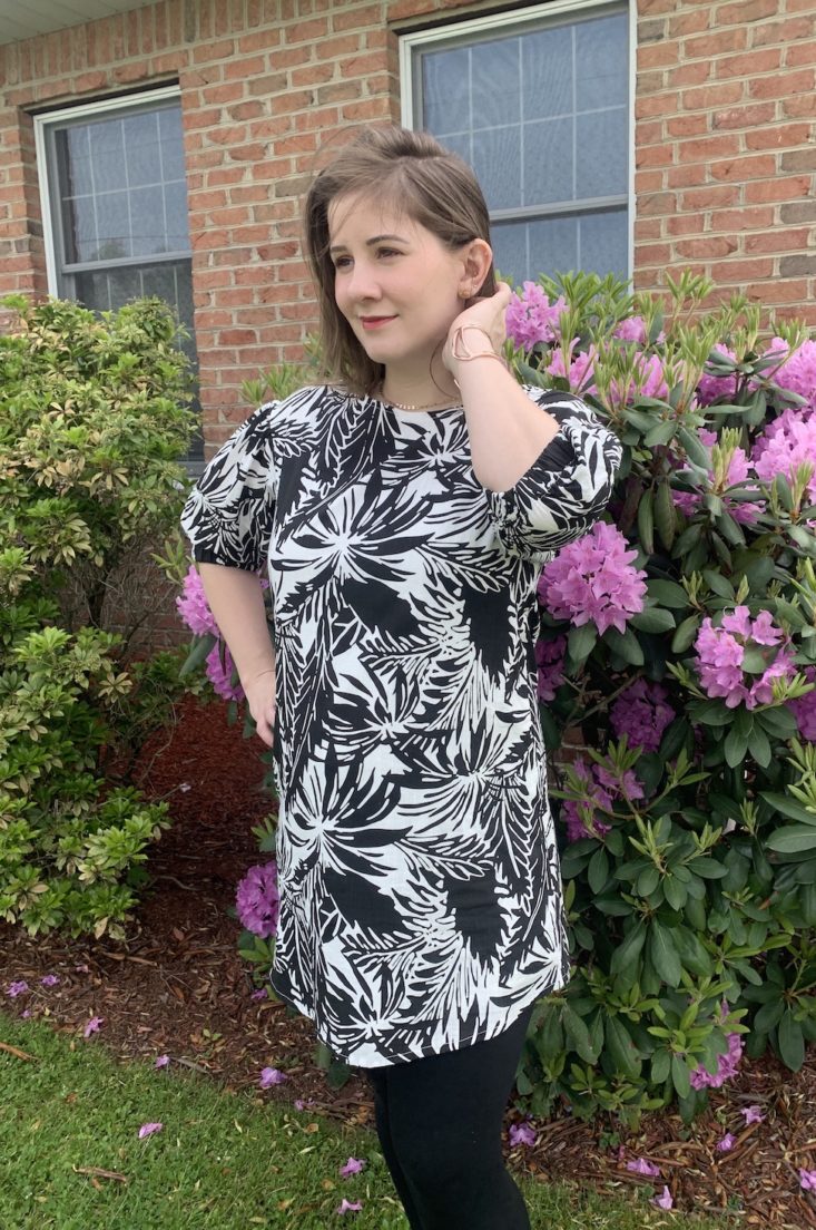 Golden Tote Clothing Tote Review May 2019 - Go Bold Floral Tunic Dress 3 Front
