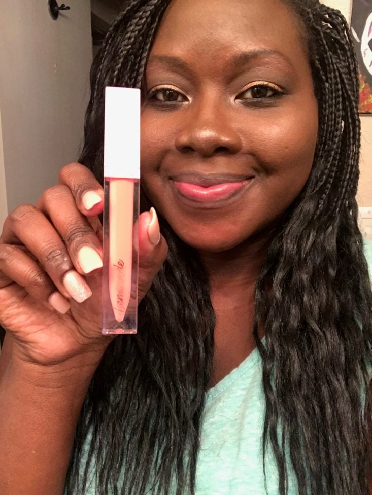 Boxycharm Tutorial June 2019 - Holding up lipgloss Front