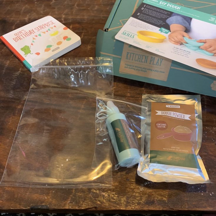 Tadpole Crate “Kitchen Play” Review - DIY Dough 1